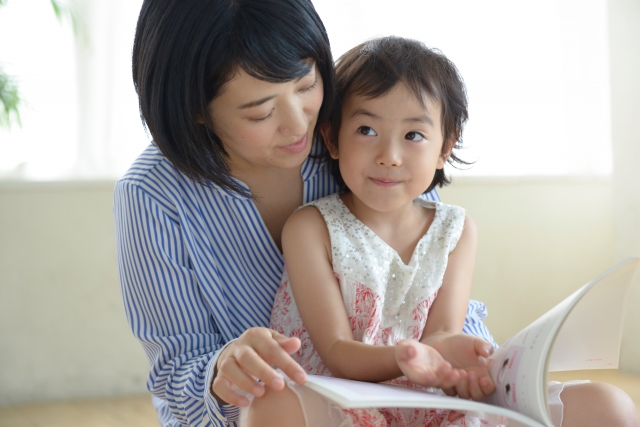 パート先の本屋の児童書コ『すみませんが、他の方の通行の妨げになりますので‥』→すると…